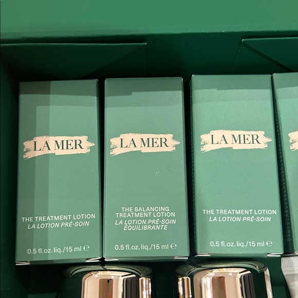 La Mer Moisturizer Collection - Picture 2 of 7